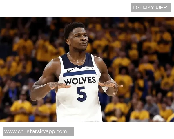 爱德华兹表现平平17投6中仅得17分贡献3篮板1断1帽令人失望 爱德华兹表现平平17投6中仅得17分贡献3篮板1断1帽令人失望