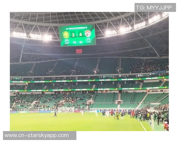 国安主场失利海牛球迷嘘声四起球员赛后谢场遭冷遇