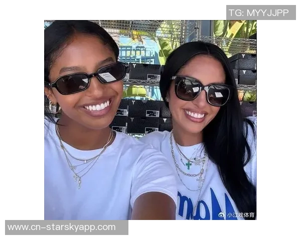 瓦妮莎全家万圣节装扮亮相加索尔陪科比家人共度温馨节日 瓦妮莎全家万圣节装扮亮相加索尔陪科比家人共度温馨节日