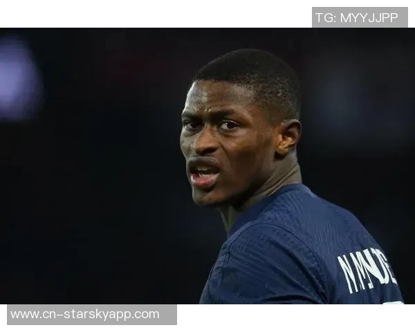 努诺门德斯谈世界最佳边后卫称号不愿自夸谦逊态度引人关注